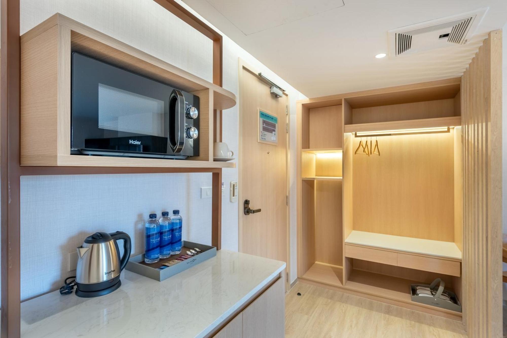 Salaya One Hotel & Service Apartment Exterior photo