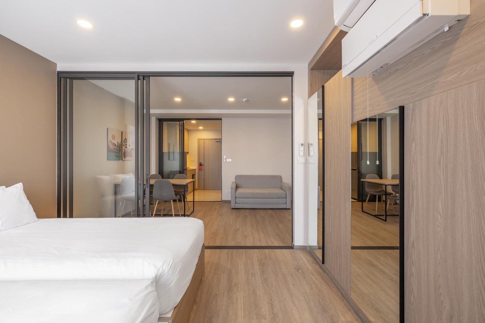 Salaya One Hotel & Service Apartment Exterior photo